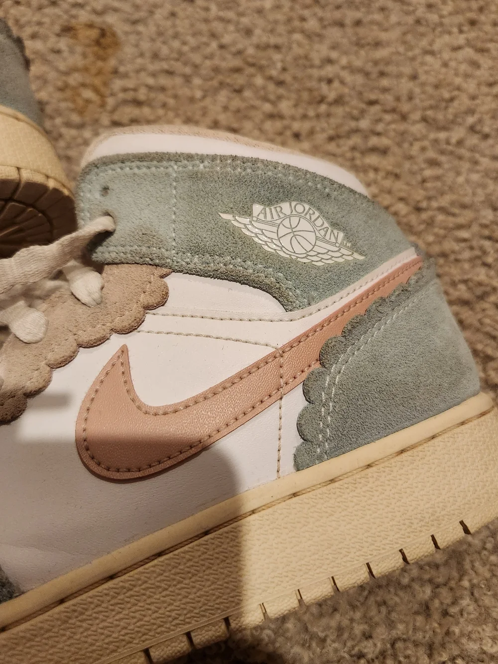 Jordan Kids High-Top Sneakers in White, Beige & Pale Green